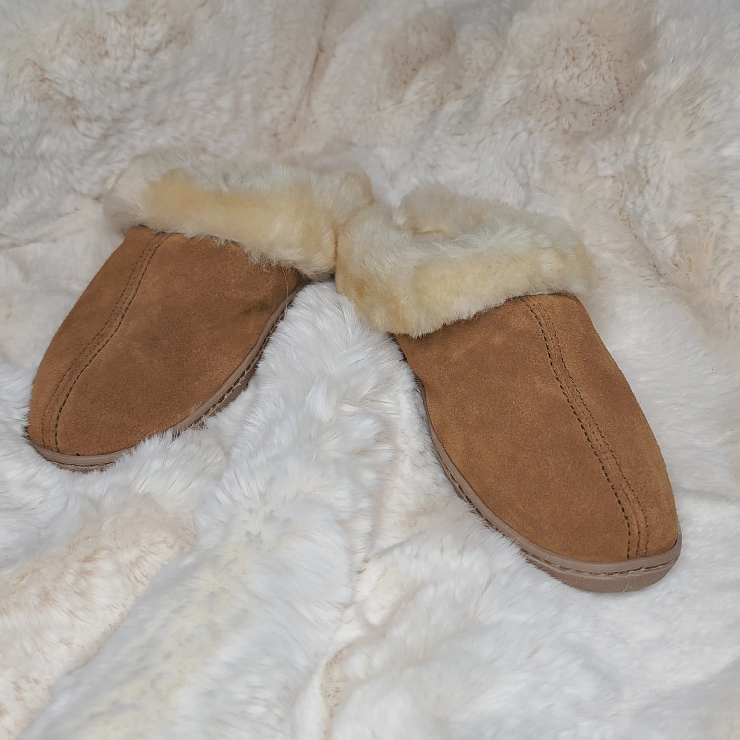 Minnetonka Moccasins Tan Sheep Skin Mule Slippers 5 Minnetonka Moccasins Tan Sheep Skin Mule Slippers - Image 3